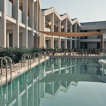 Aqua Bay Suites Plános Esterno foto